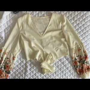 Floral cropped blouse